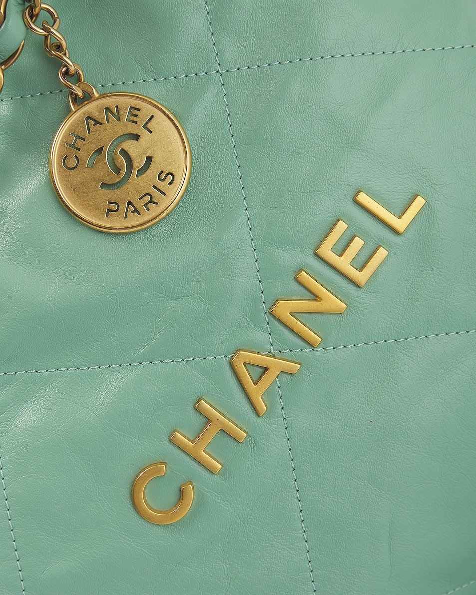 Chanel Lambskin 22 Hobo Bag - Image 6